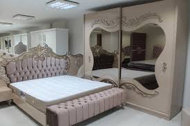kamar tidur cermin terang